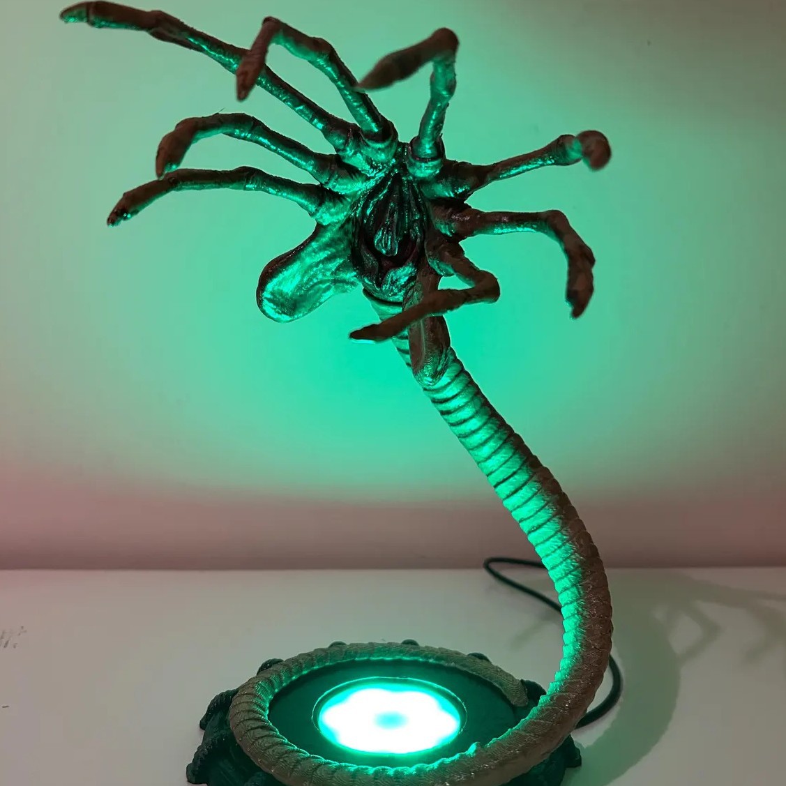 Alien Facehugger Lamp Nightlig - огляд і ціна Home Lighting And Decor